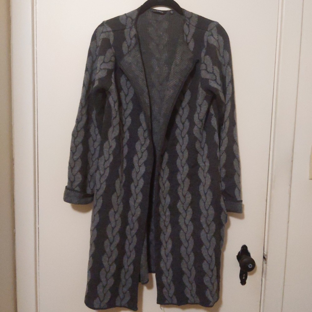 ❤️‍🔥3 for $15 Gorgeous long grey Hannah knit sweater